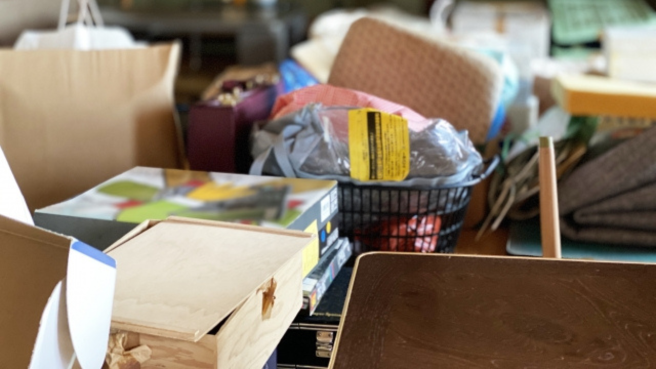 家財整理の費用について解説した記事に使用した整理していない家財の画像