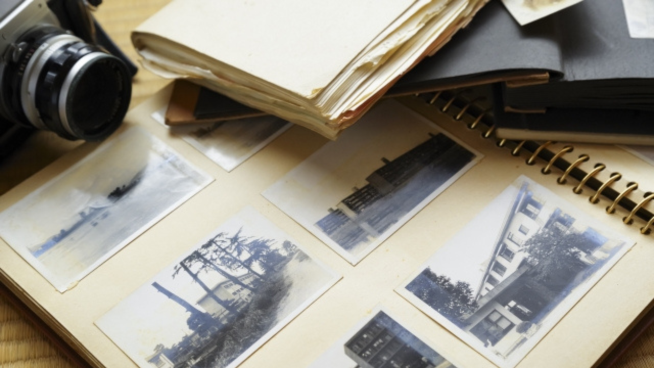 つらい遺品整理に寄り添う記事に使用した遺品であるアルバムの画像