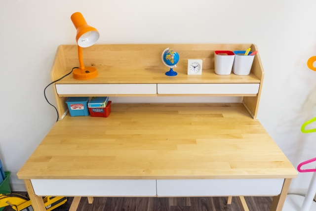 学習机の処分について解説した記事に使用した学習机の画像
